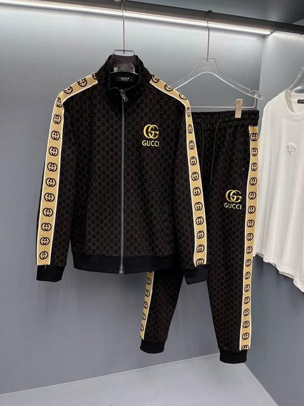 Gucci Men's Suits 217